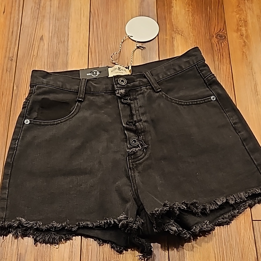 🆕 Umgee Women's Black Denim Shorts